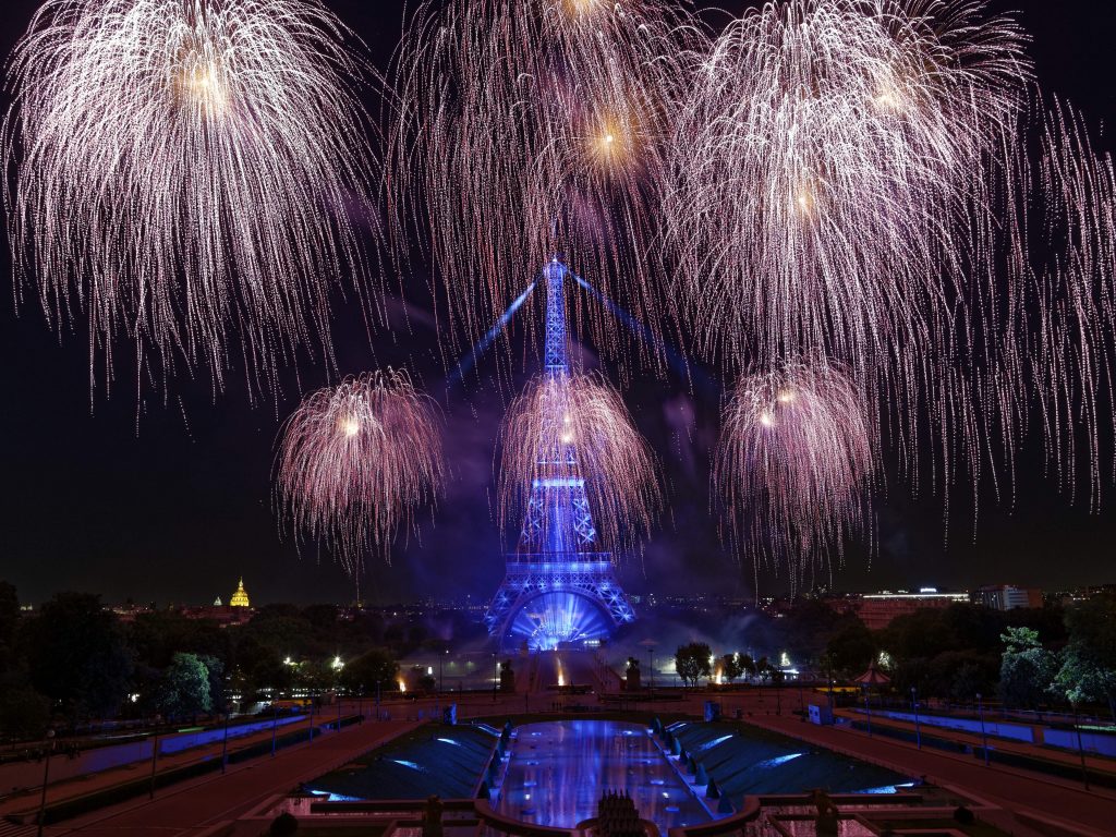 Le Plus Beau Feu D'artifice Sous Le Signe Des Jeux Olympiques 2024 ...